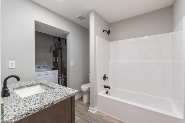 Building Photo - 386 N Franklin St