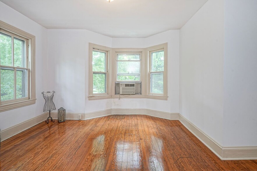 Building Photo - 315 Chestnut St