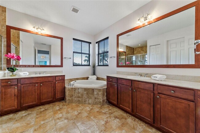 Building Photo - 8352 NW 26th Ct