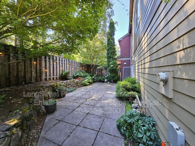 Building Photo - 11819 SW 60th Ave