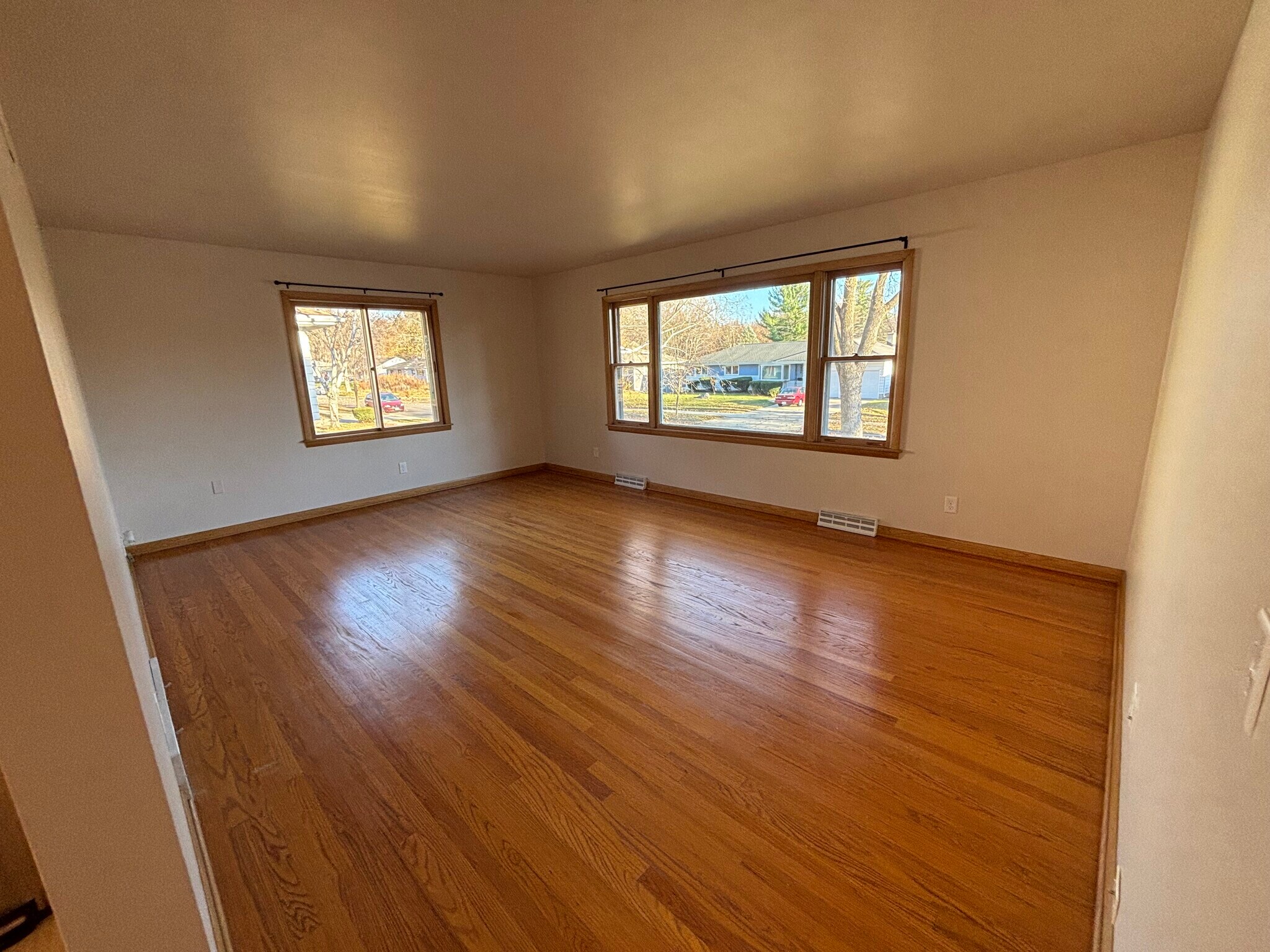 Building Photo - 4806 Goldfinch Dr