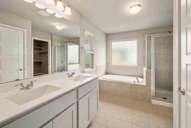 Building Photo - 3651 Sandy Brook Dr