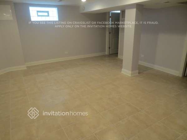 Building Photo - 8228 S Christiana Ave