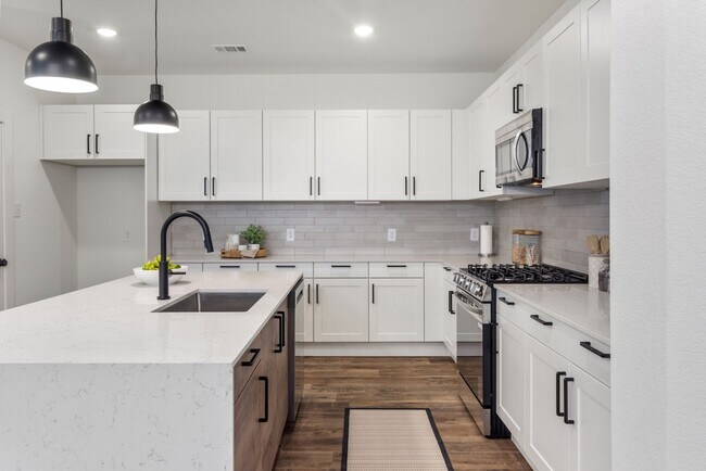 Building Photo - Elevated Living in Sundera at River Ranch | 4 Weeks Free