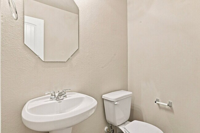 Building Photo - 5323 Brooklyn Rose Dr