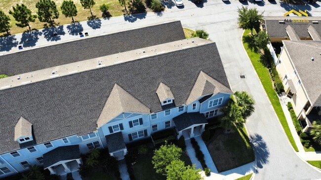 Building Photo - 15405 Honeybell Dr
