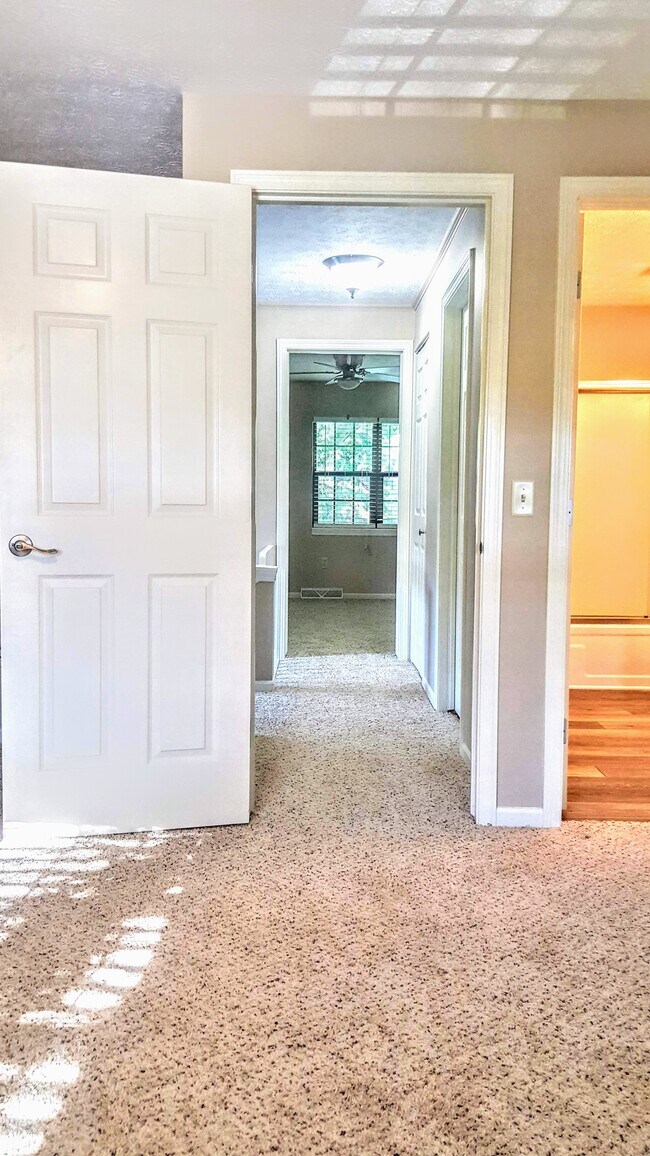 Building Photo - 1862 Beechwood Ave NE