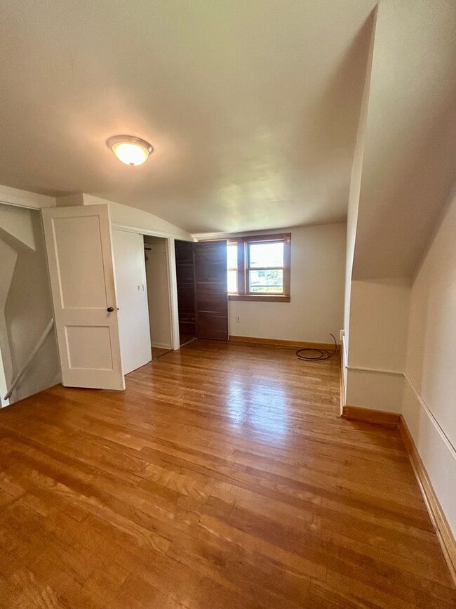Building Photo - Fabulous 3 bedroom in York.