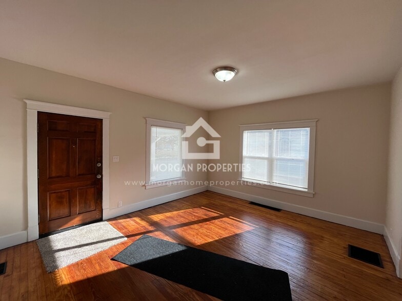 Building Photo - 1417 Arrow Ave