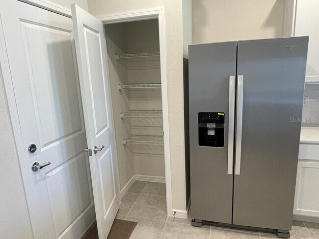 Building Photo - 1998 Canny Cv