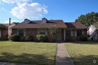 Building Photo - 521 English Oak St