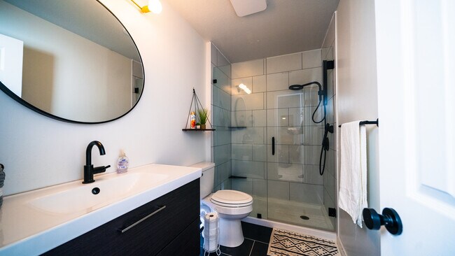 Building Photo - 5606 Meadow Crest