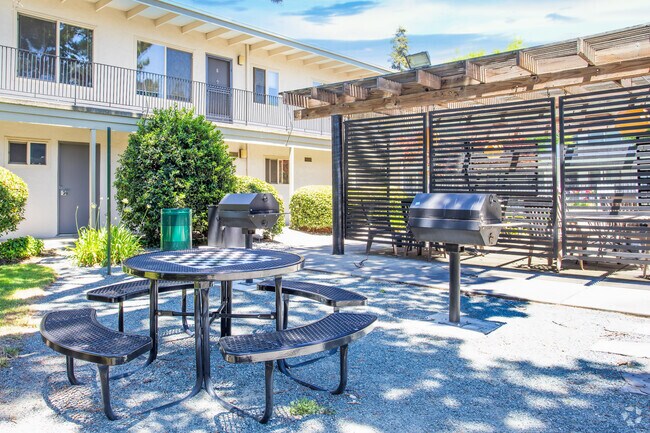 Building Photo - Garden Park Apartments