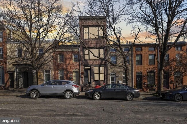 Building Photo - 311 S Washington St