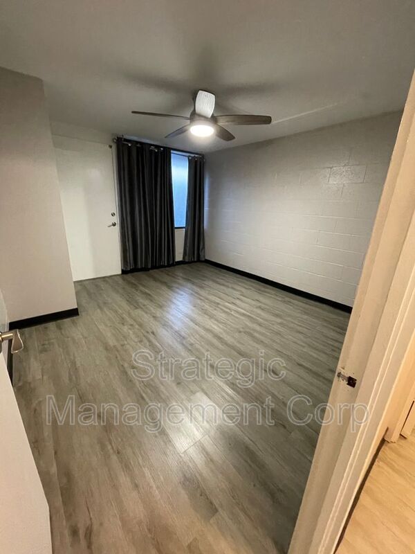 Building Photo - 1301 Lusitana St