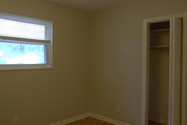 Building Photo - 514 Delaney Rd NW