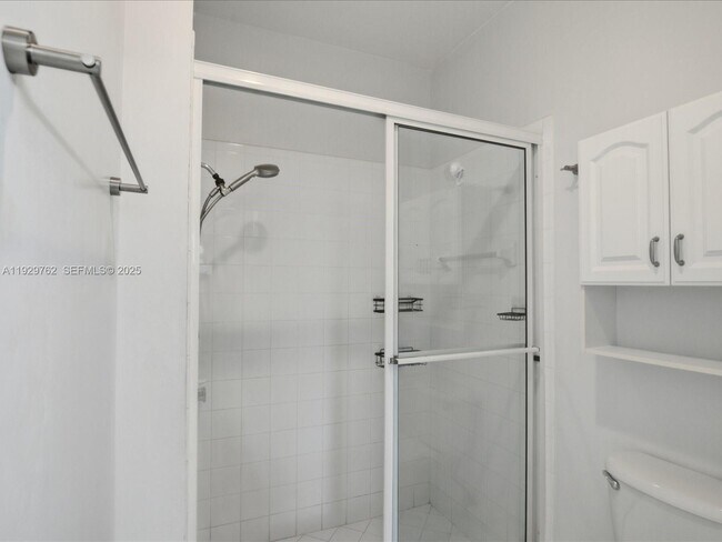 Building Photo - 865 NW 132nd Ave