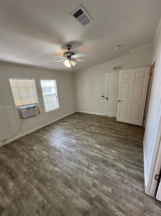 Building Photo - 11832 Leeward Pl