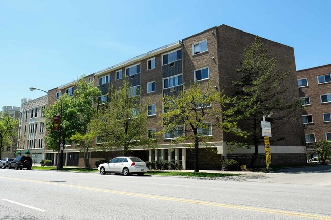 Primary Photo - 7120 N Sheridan Rd