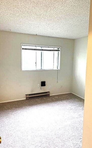 Bedroom 1 - 8746 NE Glisan St