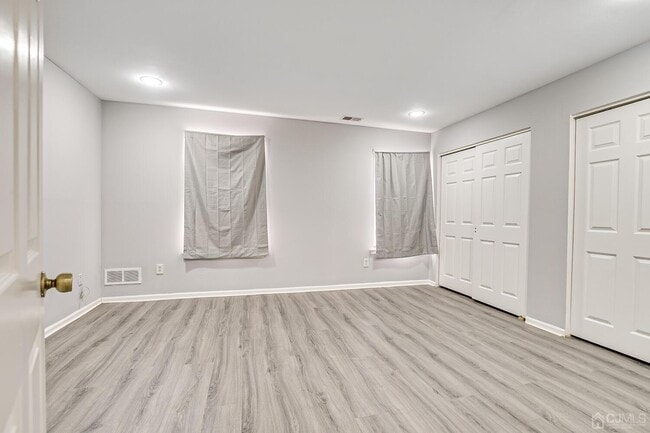 Building Photo - 1209 Woodbridge Commons Way