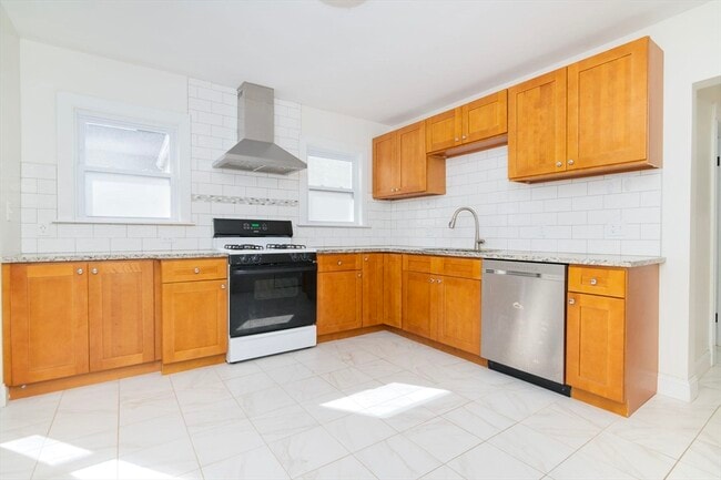 Building Photo - 21 Wollaston Ave