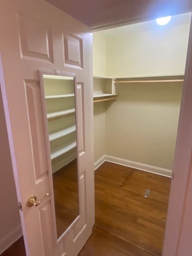 Building Photo - Banner Country Club condo