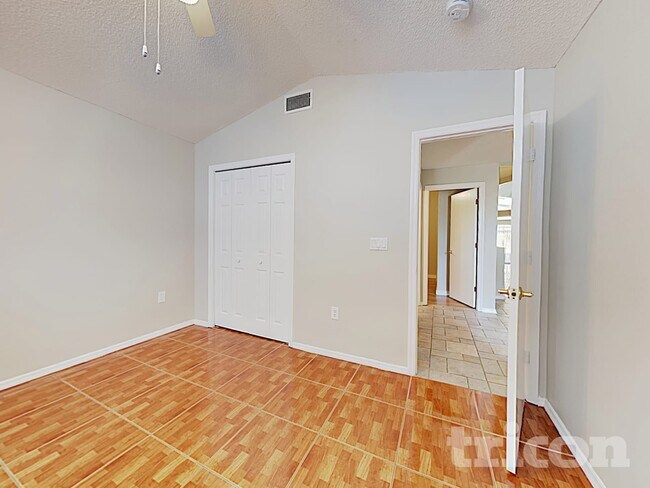 Building Photo - 3910 Creek Woods Dr