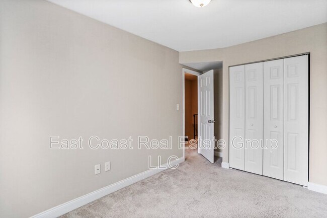 Building Photo - 575 Lancaster Pl