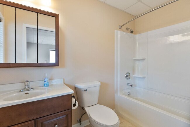 Building Photo - 2552 60th St SE