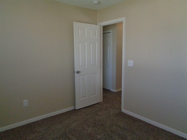 Building Photo - 12613 Longcrest Dr
