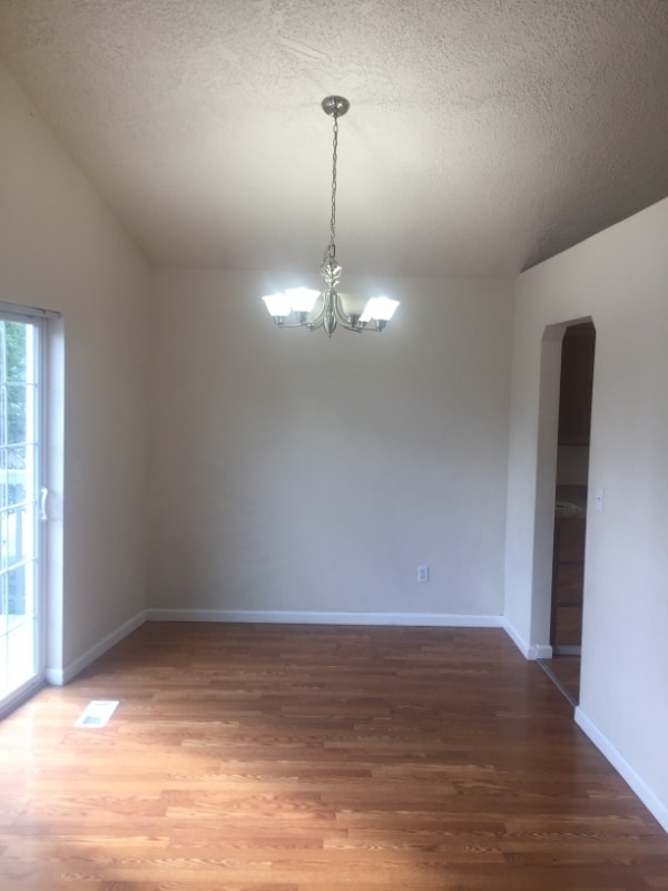 Building Photo - 3400 Meadowbrook Cir
