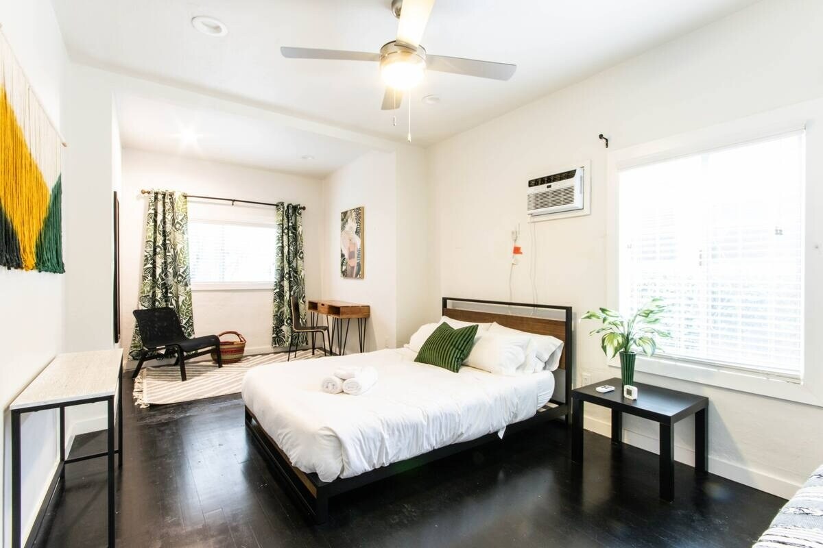 Building Photo - 1806 Washington Way