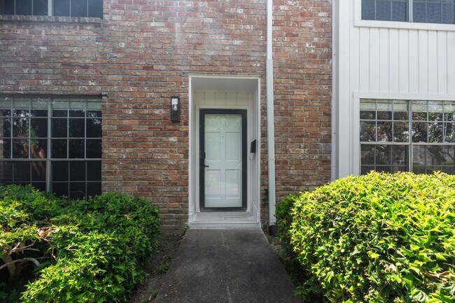 Building Photo - 6713 Biggs Ct