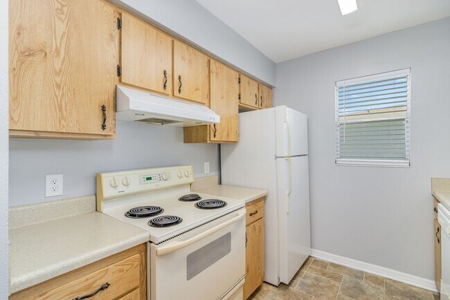 Building Photo - 2290-2296 Fox Hollow Dr.