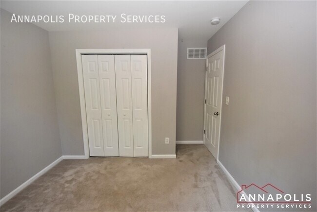 Building Photo - 442 Poplar Ln