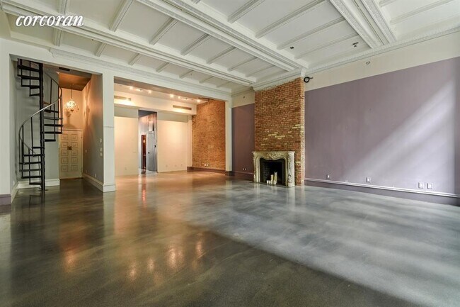 Building Photo - 13 Gramercy Park S
