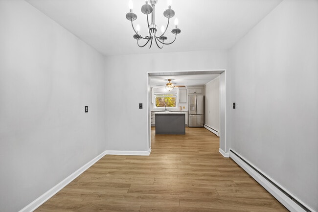 Building Photo - 678 Bartholomew Rd