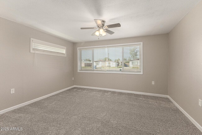 Building Photo - 2025 E Don Carlos