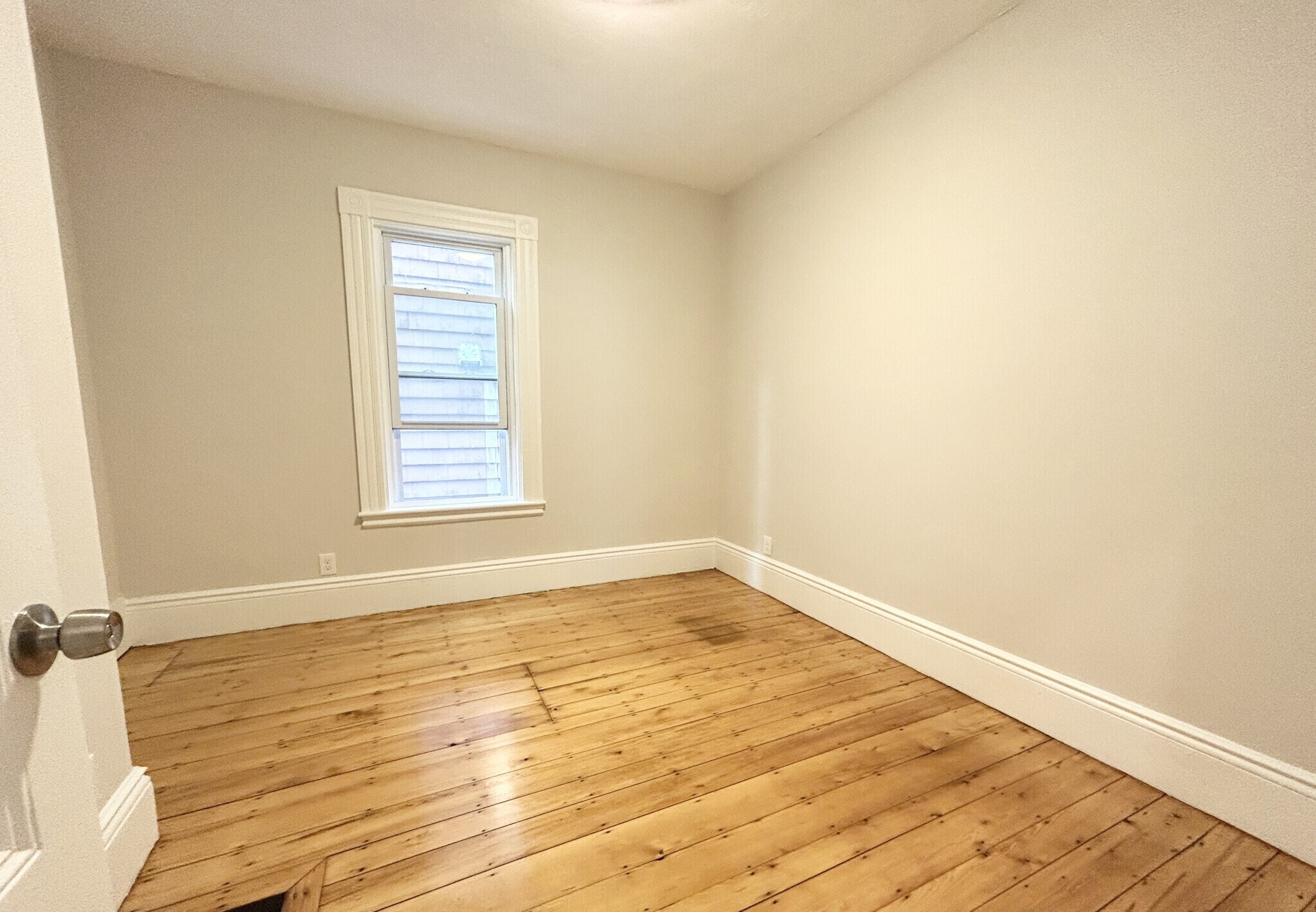 Building Photo - 12 Buttonwood St