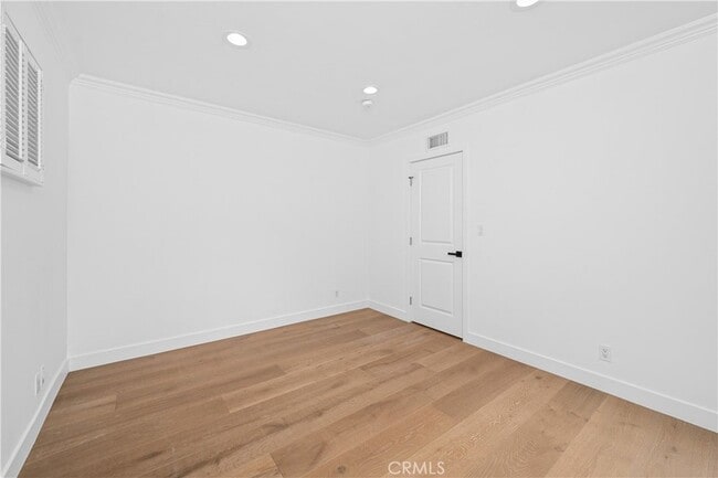 Building Photo - 4620 Encino Ave