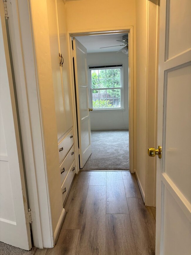 Building Photo - Charming Sherman Oaks Home!