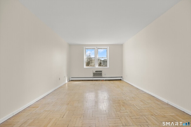 Building Photo - 140 Grove St