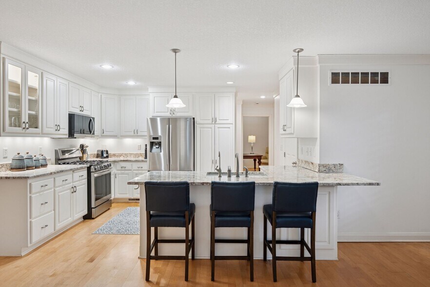 Welcome to 145 Holly Lane N - 145 Holly Ln N