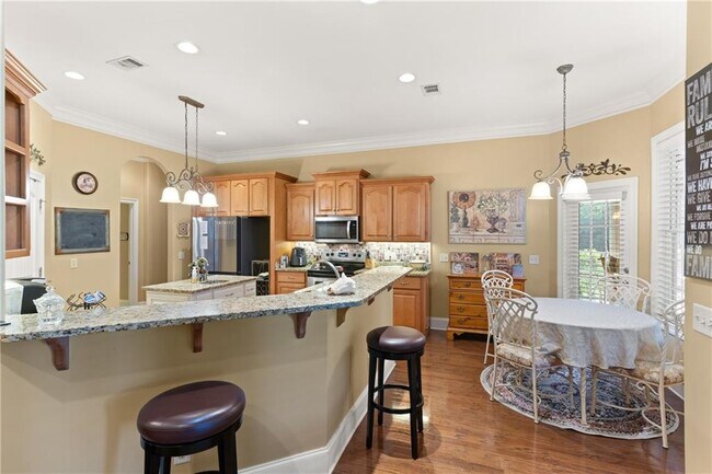 Building Photo - 111 Chinquapin Dr