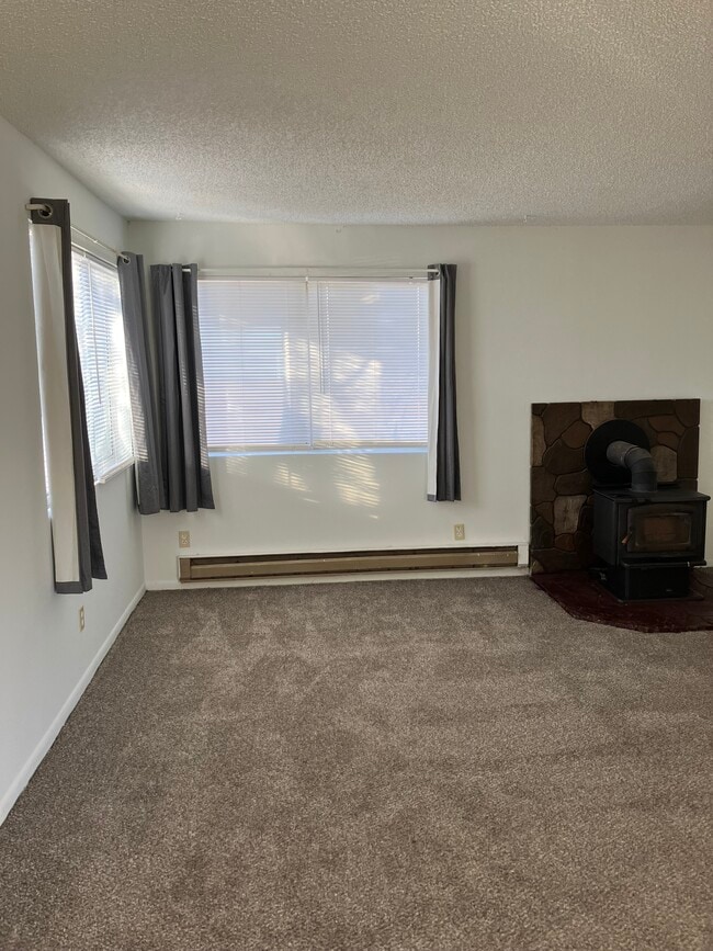 Building Photo - 449-980-980 Hixon Ln