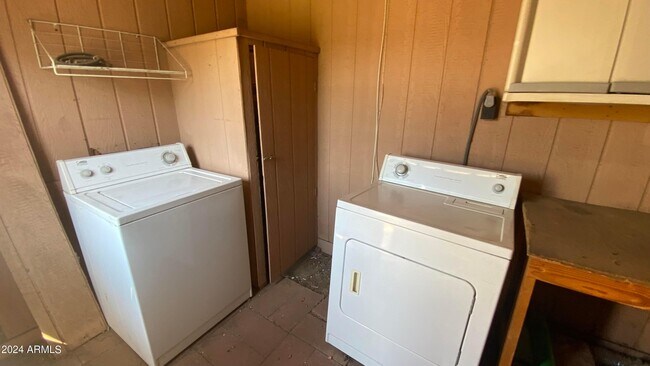 Building Photo - 1714 N 17th Ave