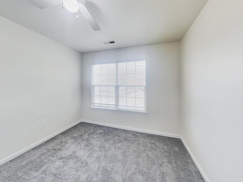 Building Photo - 8627 Challenger Dr