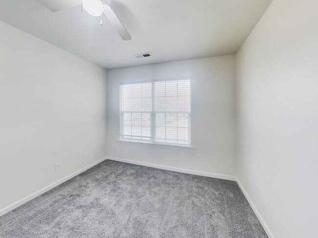 Building Photo - 8627 Challenger Dr