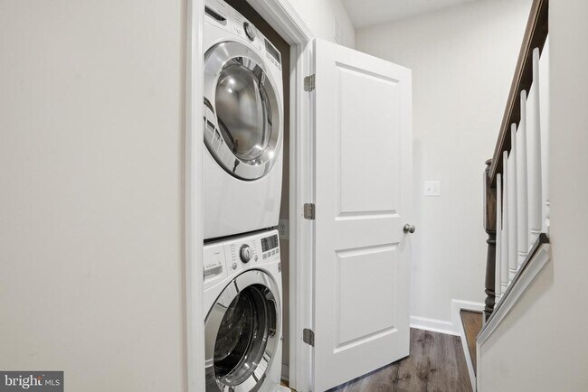 Building Photo - 14325 Potomac Heights Ln